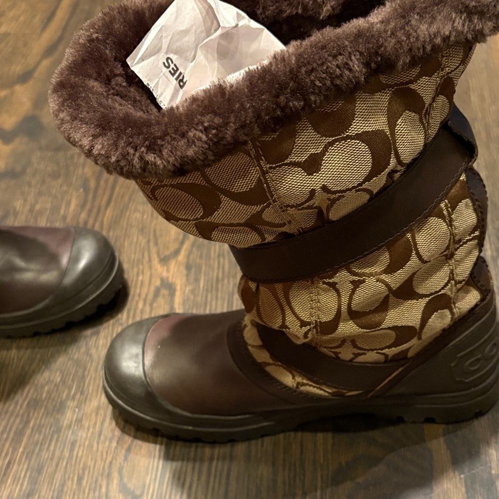 Coach cc logo holiway Winter snow ski Boots size 6 real fur rubber sole - Picture 6 of 11